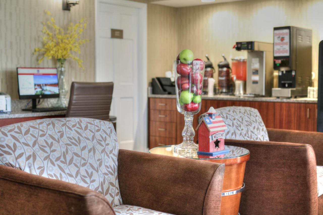 The Inn At Apple Valley, Ascend Hotel Collection Сивиървил Екстериор снимка