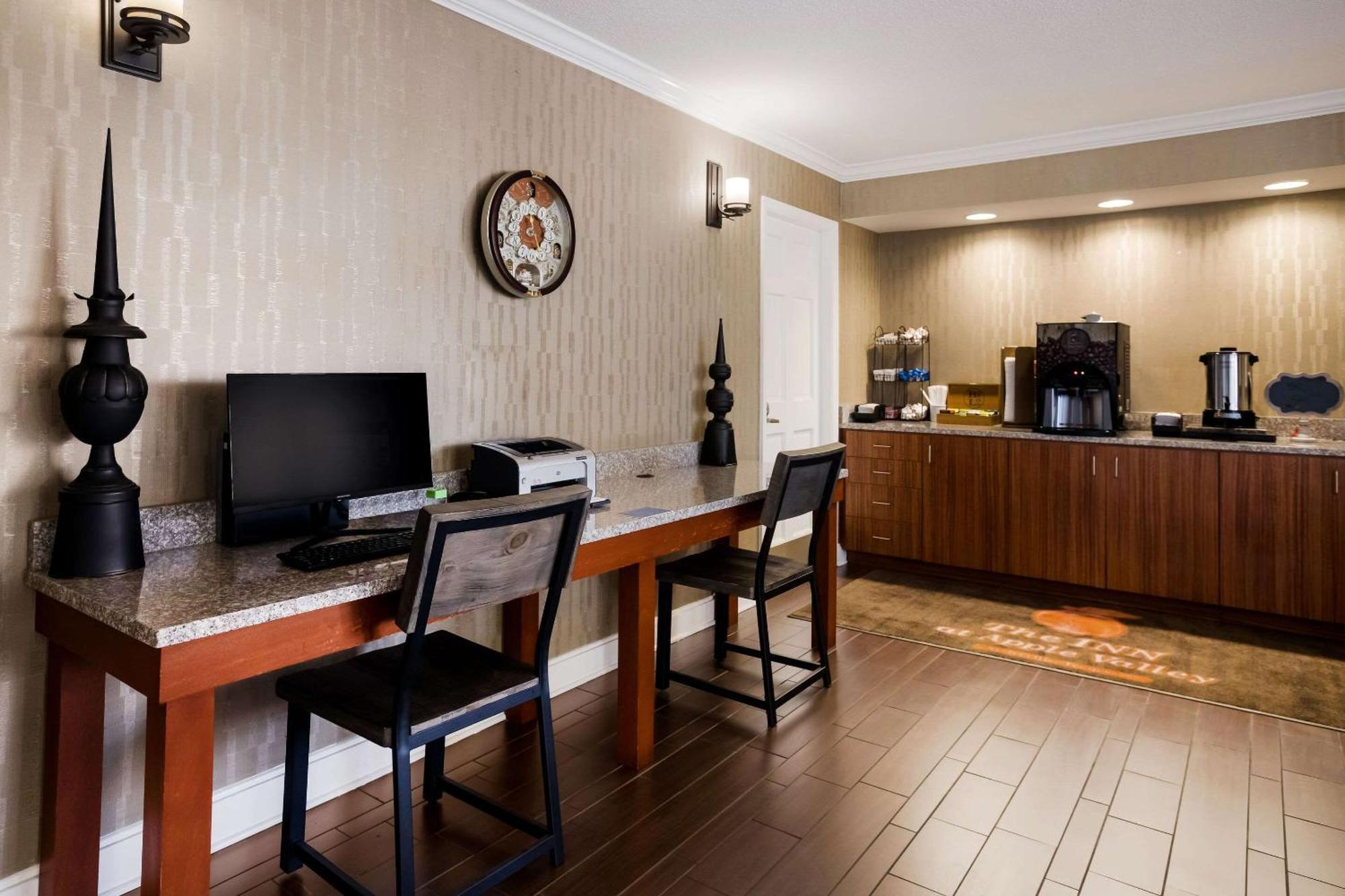 The Inn At Apple Valley, Ascend Hotel Collection Сивиървил Екстериор снимка