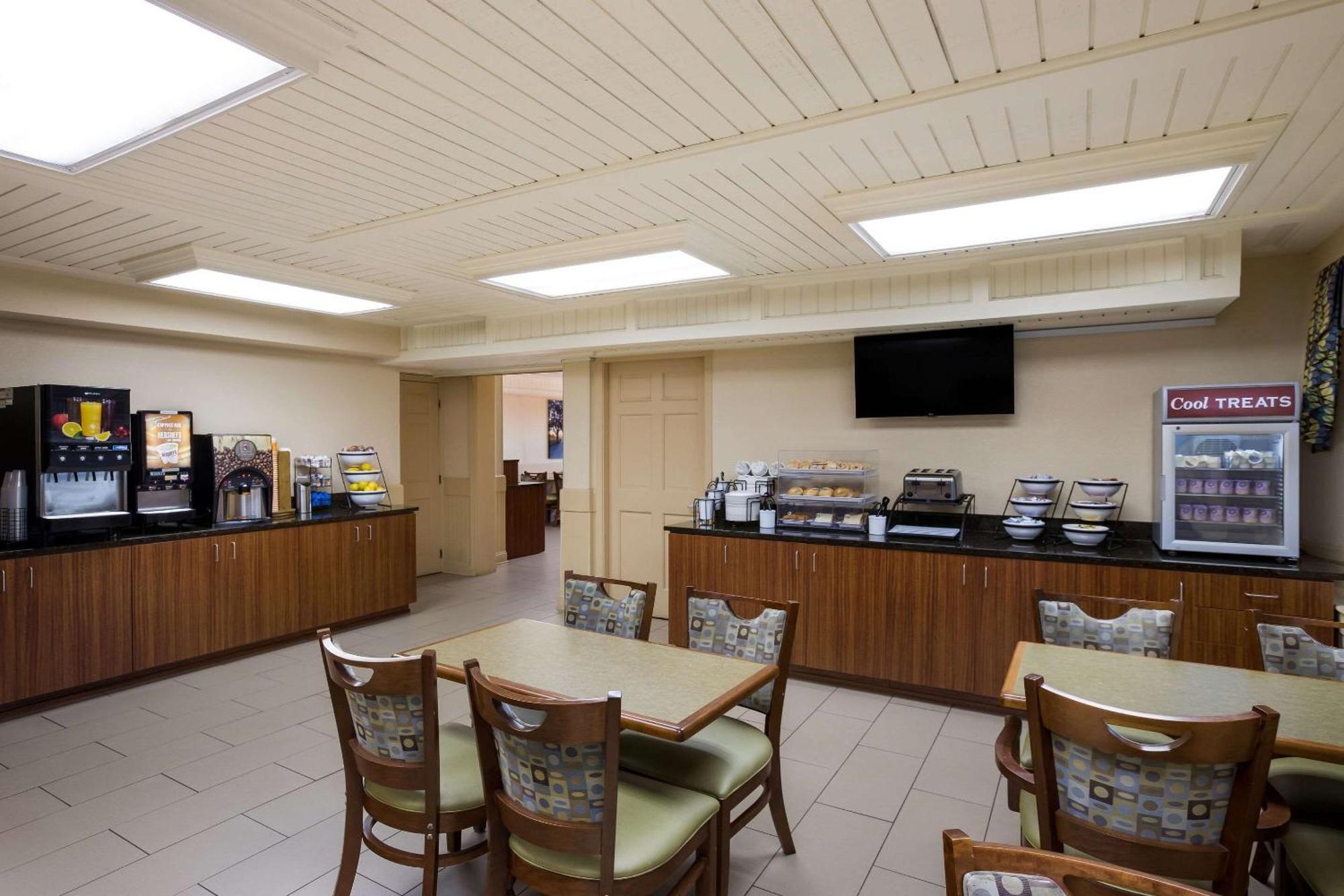 The Inn At Apple Valley, Ascend Hotel Collection Сивиървил Екстериор снимка