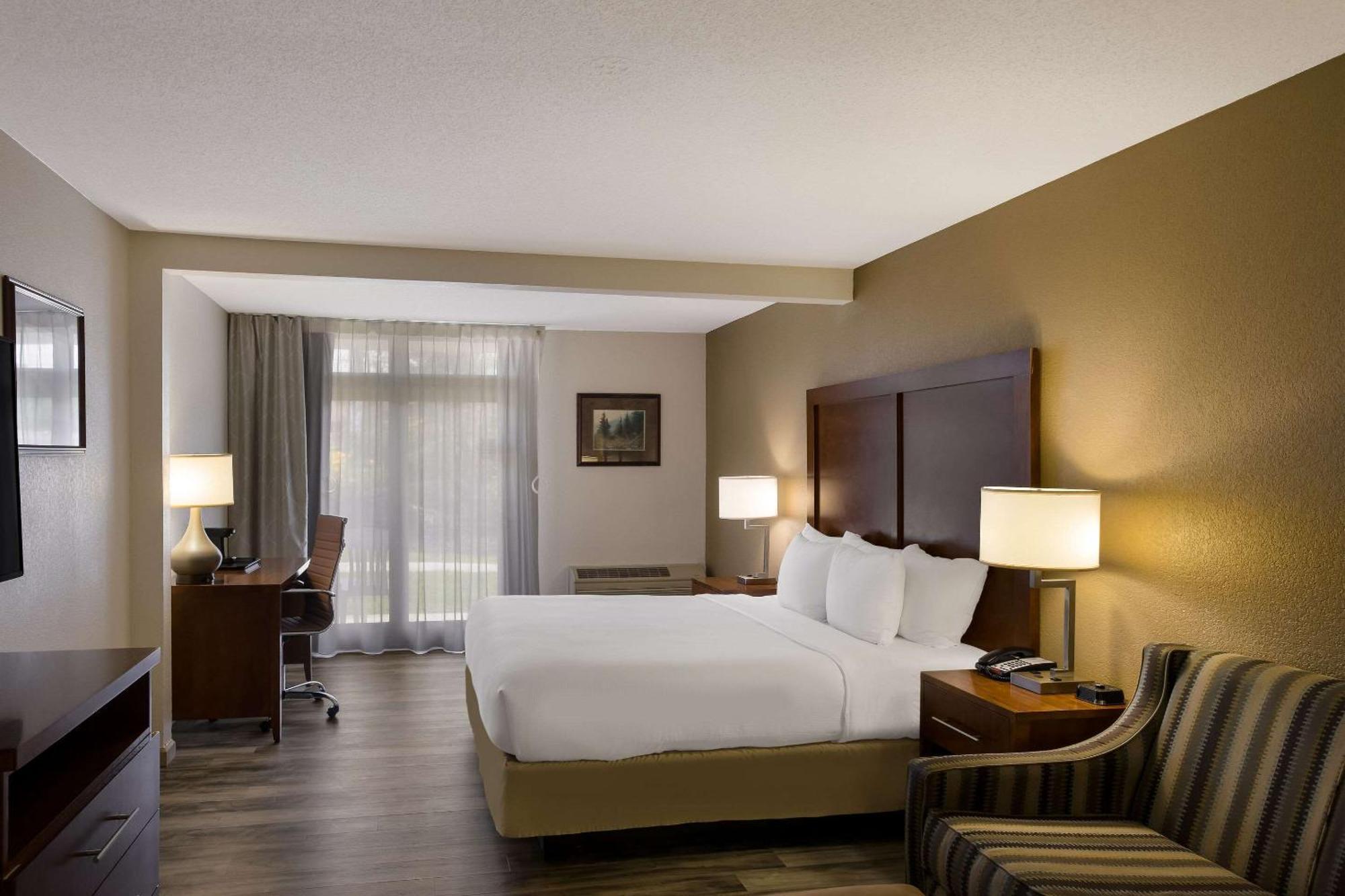 The Inn At Apple Valley, Ascend Hotel Collection Сивиървил Екстериор снимка