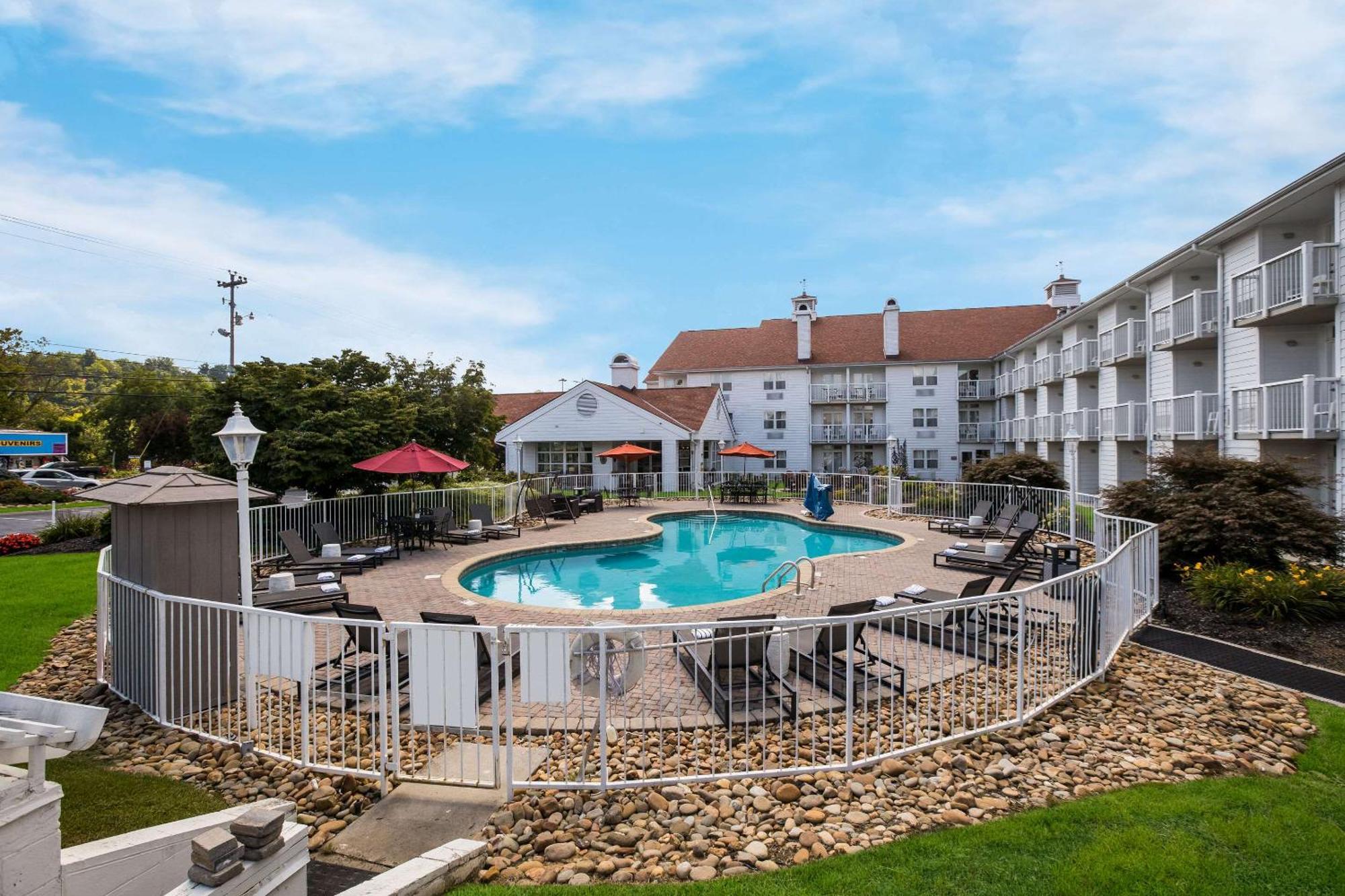 The Inn At Apple Valley, Ascend Hotel Collection Сивиървил Екстериор снимка