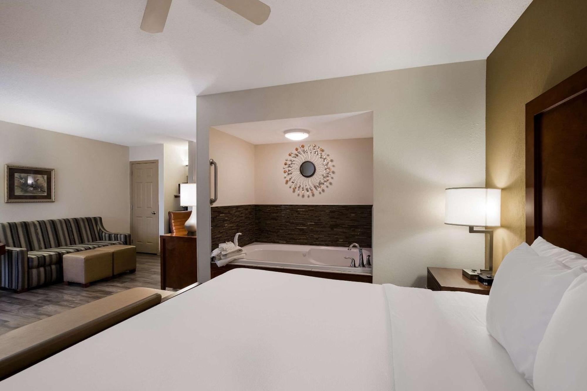 The Inn At Apple Valley, Ascend Hotel Collection Сивиървил Екстериор снимка