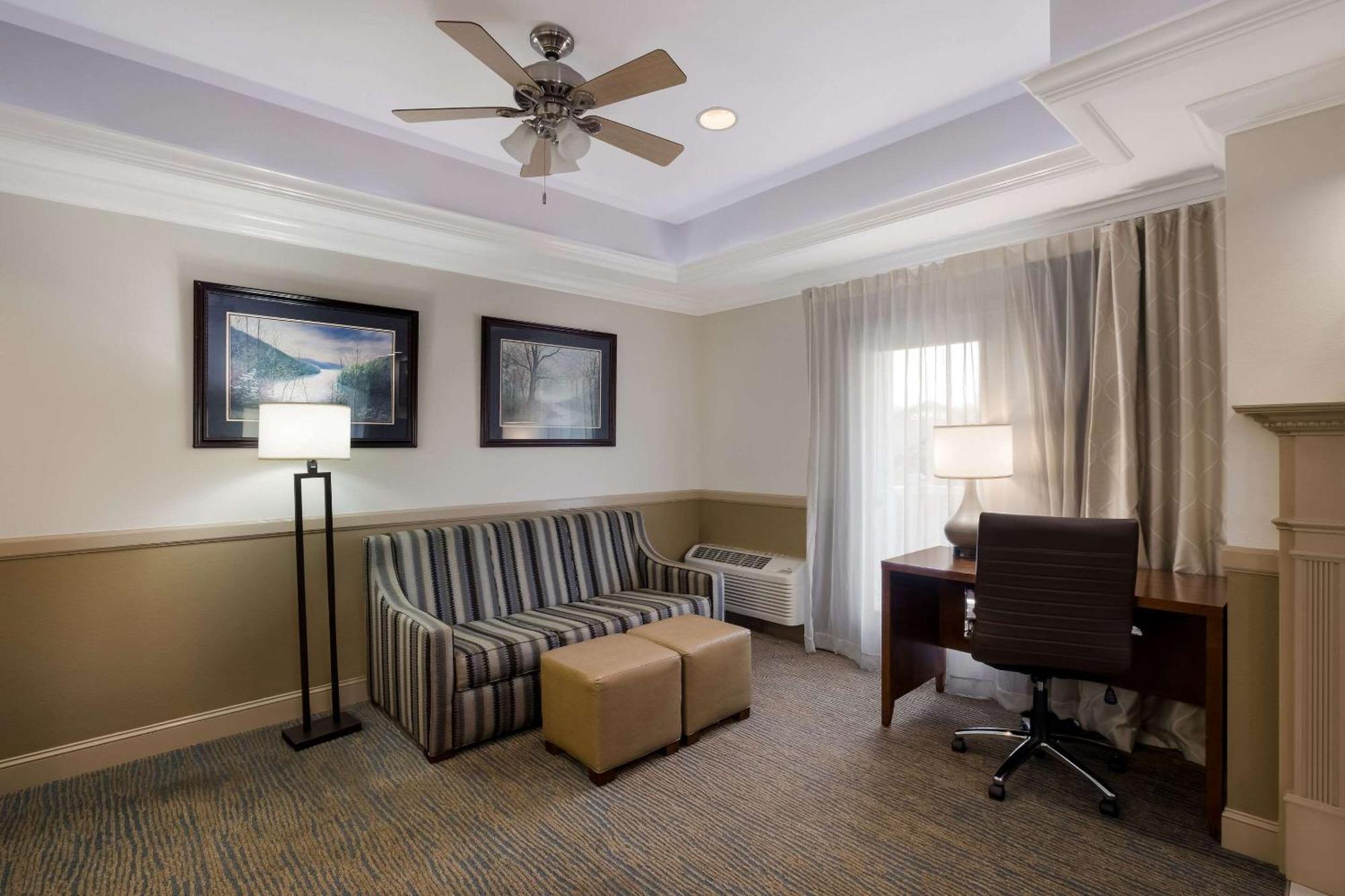 The Inn At Apple Valley, Ascend Hotel Collection Сивиървил Екстериор снимка