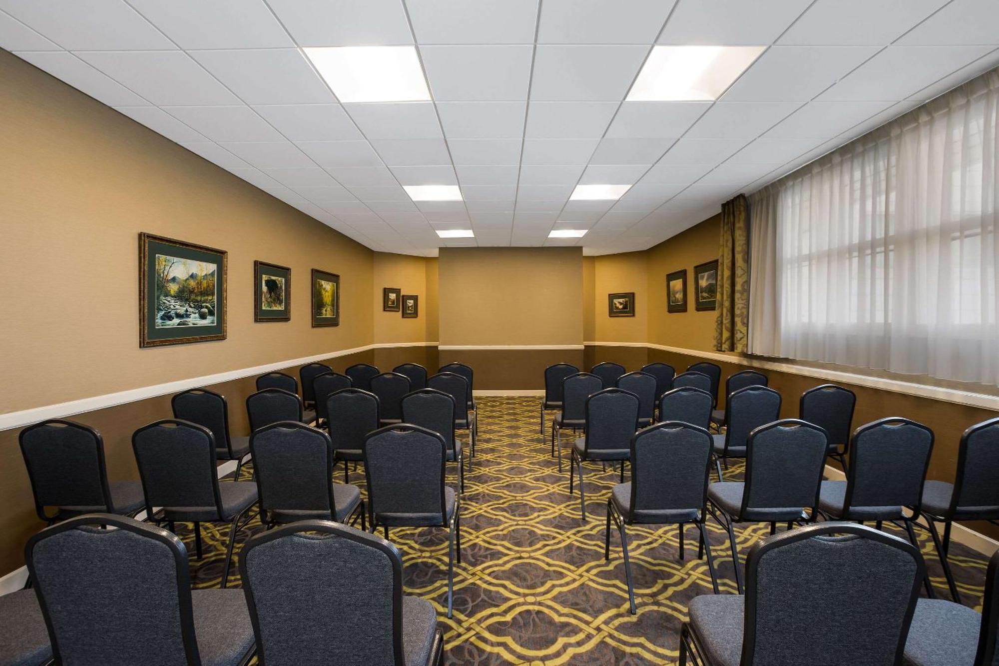 The Inn At Apple Valley, Ascend Hotel Collection Сивиървил Екстериор снимка